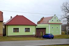Granary at the house no. 14 in Tupesy (2).jpg