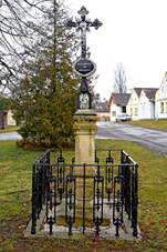 Wayside cross in Vlhlavy (01).jpg