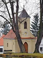 Holy Trinity Chapel in Dobice 01.jpg