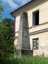 HodÅov - pomnÃk u . 22.jpg