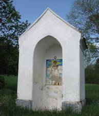 Kaplika u viaduktu - panoramio.jpg