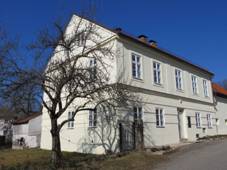 P›knÃ¡ - bÃ½valÃ¡ fara.JPG