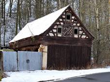 Hlubok p. 1 hrzdn stodola.jpg