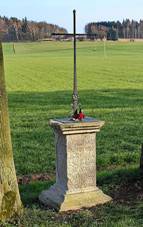 Mostov kek u cesty bezen 2020.jpg