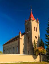 Male protestantsk kostel1.jpg