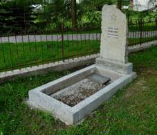 Modlikov, hrob ruskeho vojaka 01.jpg