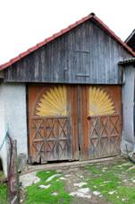 Velk Losenice, Poen, old barn.jpg