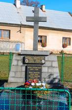 Rovn pomnk padlch.jpg