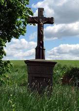 Zizkovo Pole, krizek 02.jpg