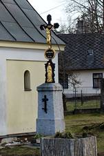 https://upload.wikimedia.org/wikipedia/commons/thumb/b/b2/Hlinsko%2C_Blatno%2C_chapel.jpg/800px-Hlinsko%2C_Blatno%2C_chapel.jpg