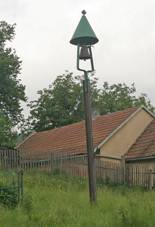 Petkovice zvonika a kek.JPG