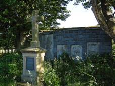 Hrobka lipka horni bradlo.jpg