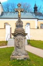 Kameniky - Krucifix, u brny na hbitov.jpg