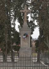 Kun u Slatian - k a pomnk padlch.jpg