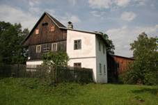 dm se stodolou a chlvy