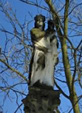 Pbram, sloup se sochou Panny Marie.jpg