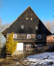 Na obrÃ¡zku mÅ¯Å¾e bÃ½t: strom, obloha, rostlina, dÅ¯m, venku a pÅ™Ãroda