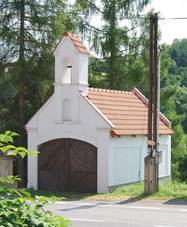 Autobusov zastvka v Chudolazech