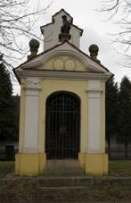 Strachaly, kaplika.jpg