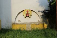 FrÃ½dlant, BÅ™ezinova, vodojem, plastika vpravo.jpg