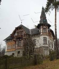 1298588639 - vila se souborem kachlovÃ½ch kamen