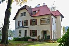 Fara, VrchlickÃho 945, FrÃ½dlant.jpg