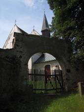 Ves (Wiese) - hbitov u kostela sv. Vavince (3).JPG