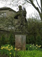 Chvlkov, socha svatho Jana Nepomuckho.jpg