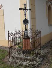 Dvorce (okres Jihlava) - k u kaple.jpg