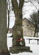 Wayside cross in Jin, Vyskytn nad Jihlavou, Jihlava District.jpg