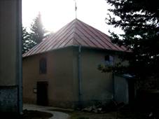 Nkov kostnice budova 1.JPG