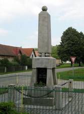 Petrovice, pamtnk.jpg