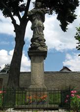 lapanov, socha Jana Nepomuckho.jpg