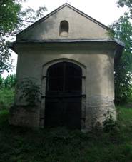 Kaple a smr k u Vnice.jpg