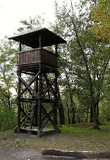 Rozhledna na Landeku.jpg