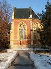 Hodonn, hbitov, kaple z boku.jpg