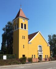 https://upload.wikimedia.org/wikipedia/commons/thumb/2/2c/Hrub%C3%A1_Vrbka%2C_kostel_%281%29.jpg/1280px-Hrub%C3%A1_Vrbka%2C_kostel_%281%29.jpg