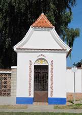 Kostice, kaplika.jpg