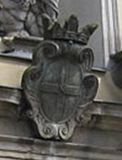 Holeov, Kostel Nanebevzet Panny Marie, portl.jpg