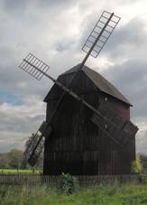 Rymice, vtrn mln.jpg