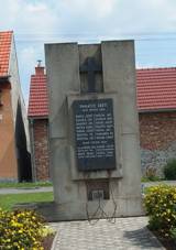 Vechovice, pomnk.JPG