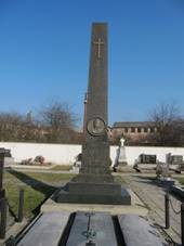 Zhlinice, hbitov, hrob Frantika Skopalka.jpg