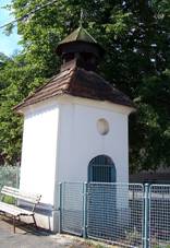 Bavoryn, kaplika a kek.jpg