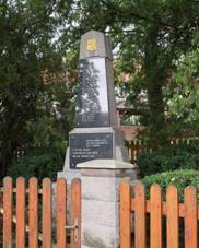 Pomnk padlm ve Lhotce (Q66565469) 01.jpg