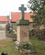 K na rozcest u domu 41 v Mezouni (Q104978034).jpg