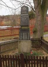 Pomnk padlm v Ohrazenici (Q66565324).jpg