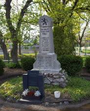 Pomnk padlm ve Rpetech (Q94444082).jpg