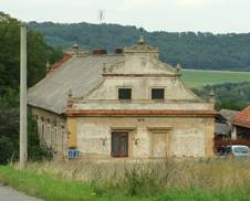 Skuhrov, statek.JPG