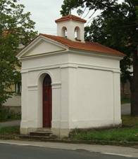 Skuhrov, Hodyn, kaplika.JPG