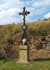 K severovchodn od Vinaic (Q105002997).jpg